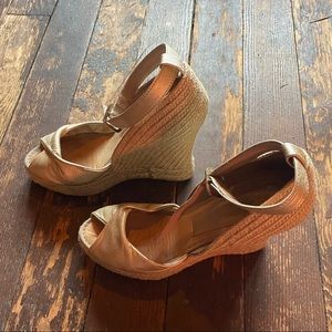 Gold and natural wedges size 8 barely worn